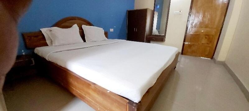 Spot On 80624 Hotel Niladri Complex プリ エクステリア 写真